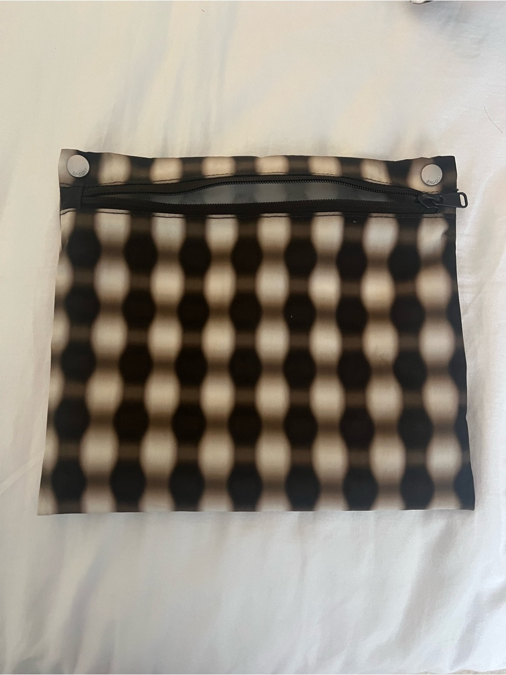 Baggu Small Cloud Carry On in Blurred Gingham - Picture 2 of 2